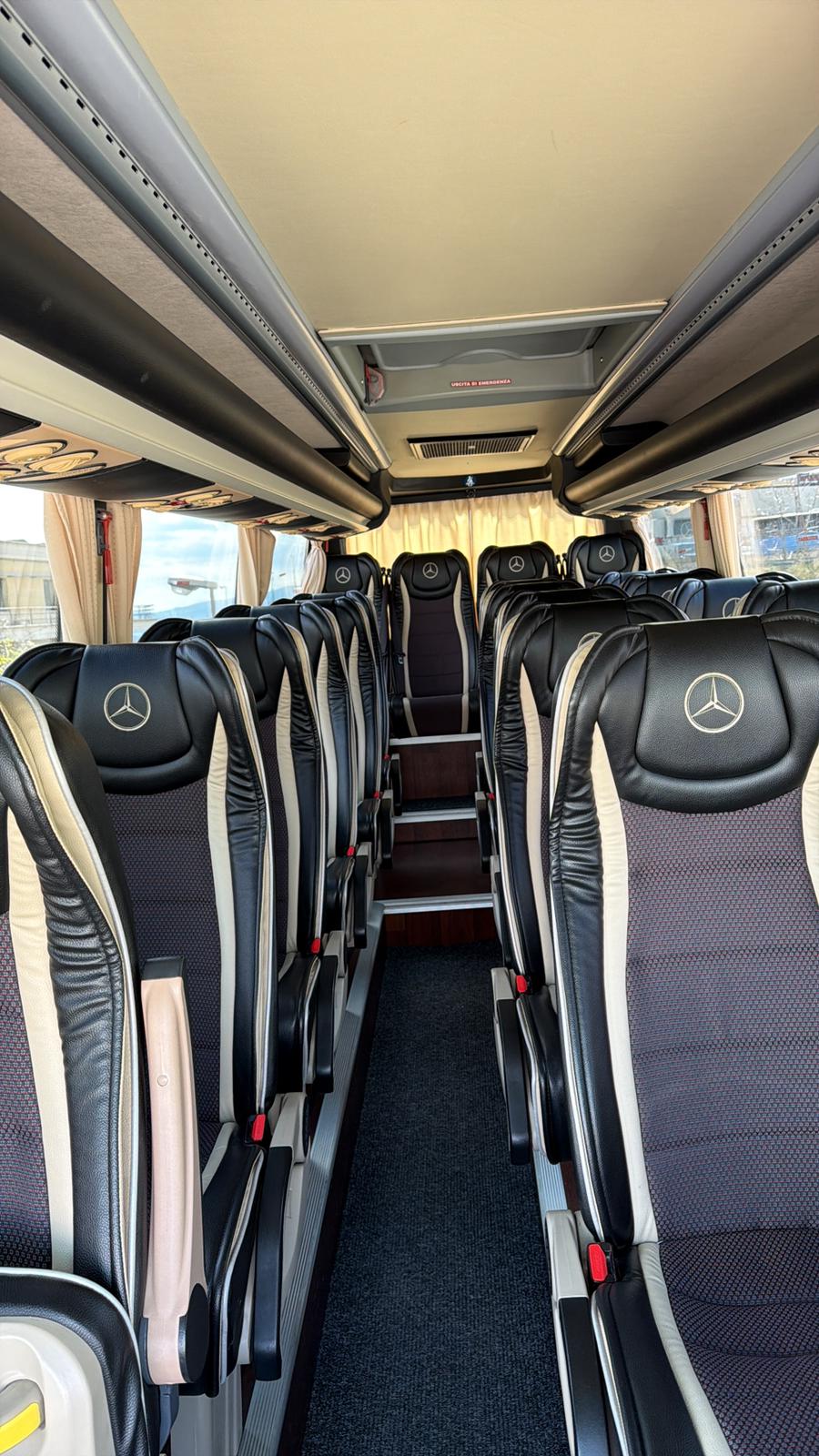 Interno Mercedes Sprinter 519 — sedili in pelle