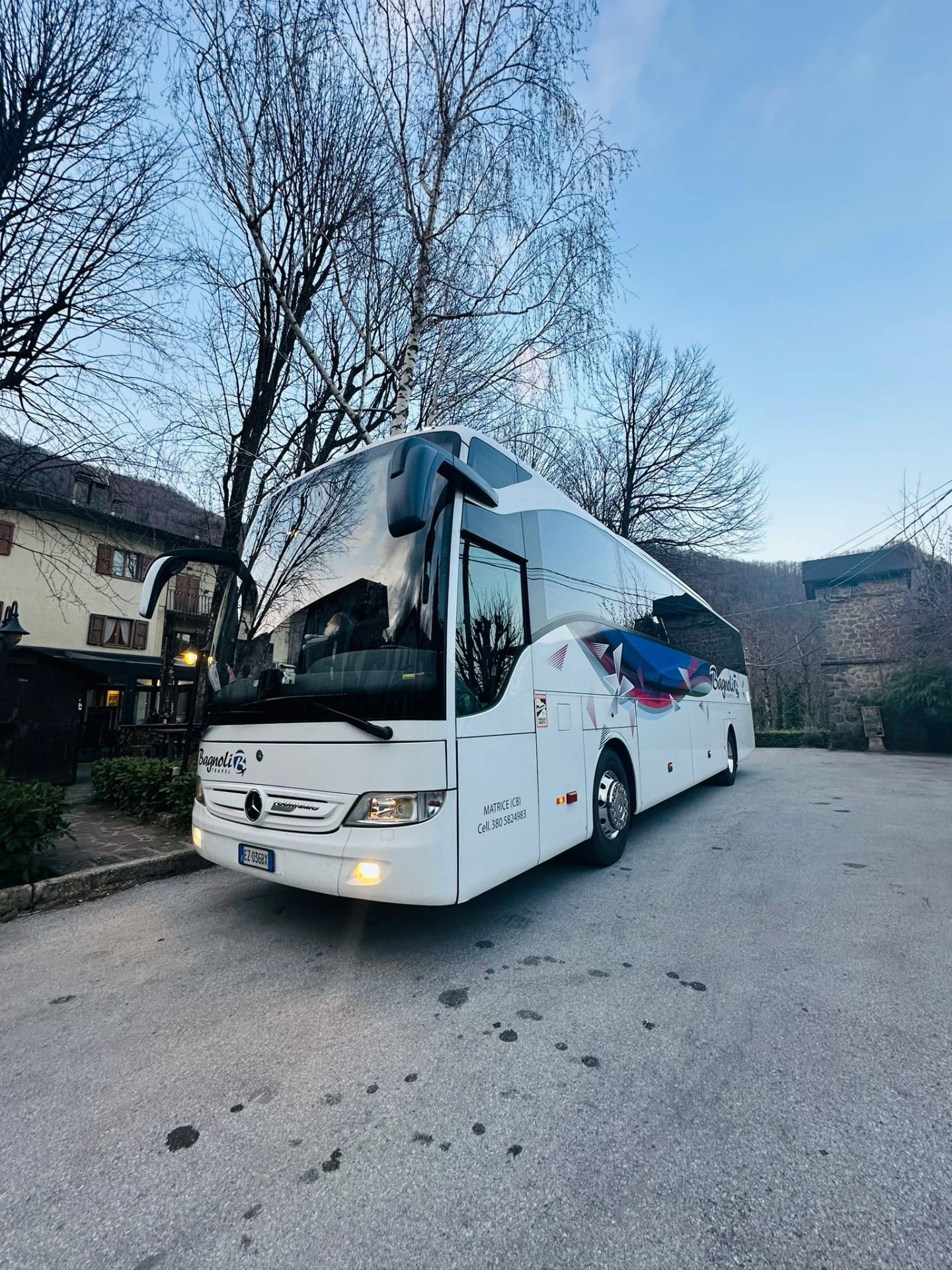 Mercedes Tourismo bianco in trasferta