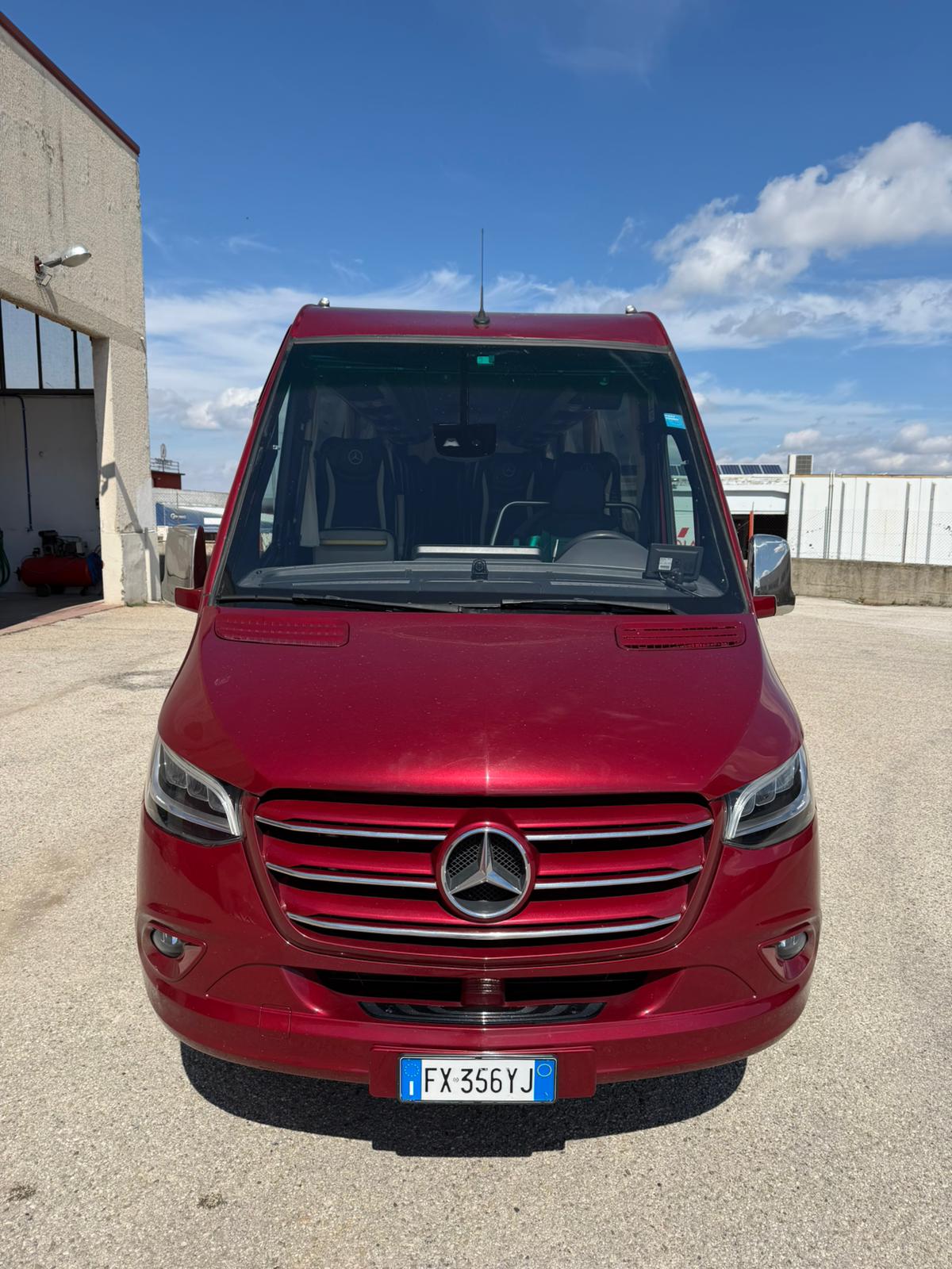 Mercedes Sprinter 519 — vista frontale